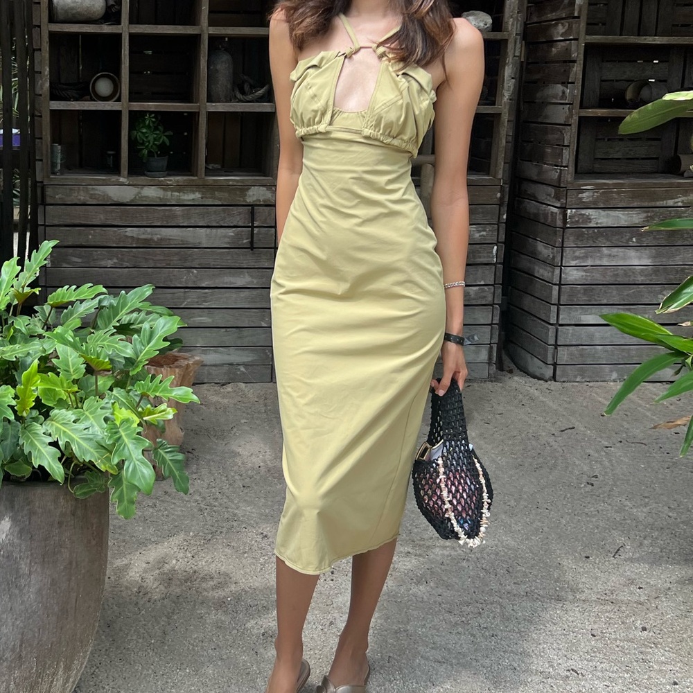 Elegant JACQUEMUS Midi Dress